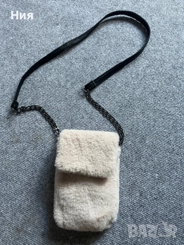 Дамска пухкава чанта, снимка 2 - Чанти - 51656235