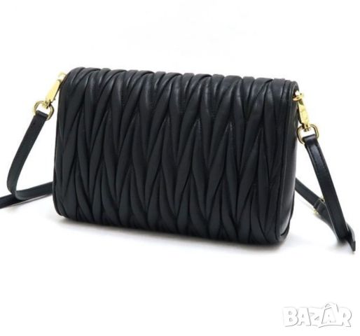 Капитонирана елегантна дамска чанта 20х13 см, снимка 4 - Чанти - 45579437