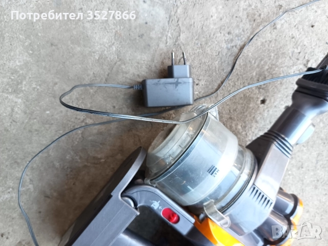 Акумулаторна прахосмукачка Dyson root, снимка 3 - Прахосмукачки - 52632659