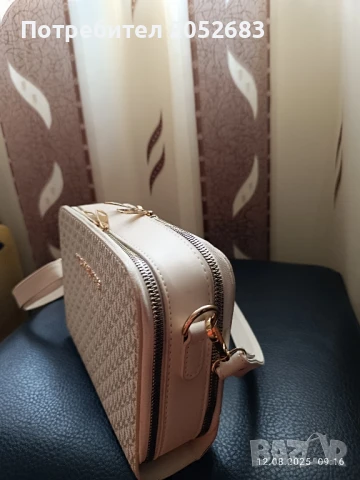 Малка дамска чанта, снимка 2 - Чанти - 51338503