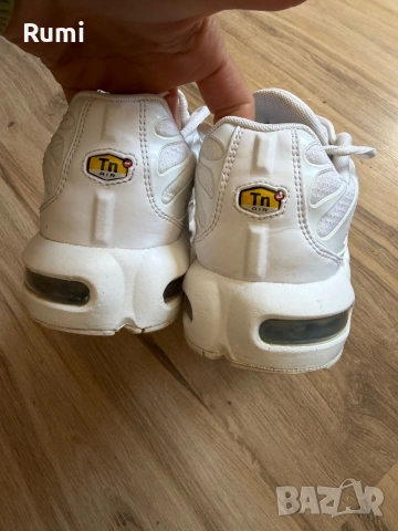 Оригинални маратонки Air Max Plus Triple White ! 40 н, снимка 5 - Маратонки - 36659966