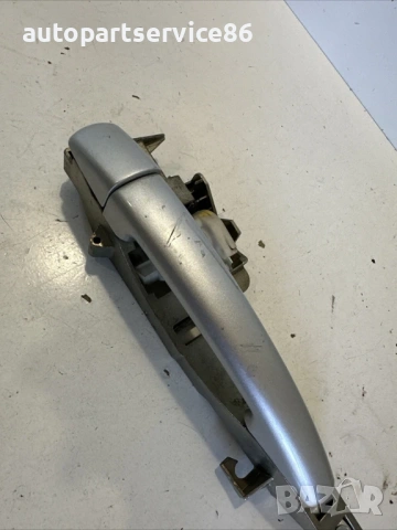 Задна дясна външна дръжка на врата сребриста за Peugeot 407 2.2 HDI (2007) 9680947180, снимка 2 - Части - 53700264