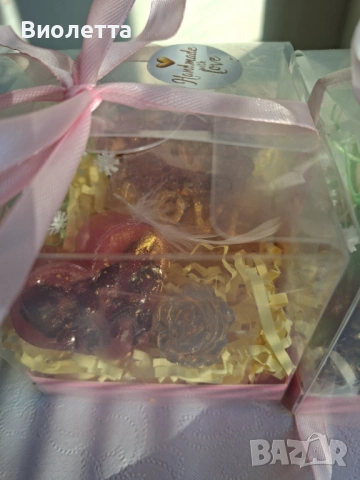 Подаръчен комплект ръчно изработени ароматни сапуни , снимка 15 - Романтични подаръци - 53850037