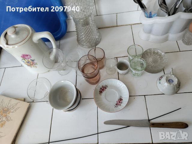 Стари термоси, чашки, чинийки и вази, снимка 2 - Антикварни и старинни предмети - 46416338