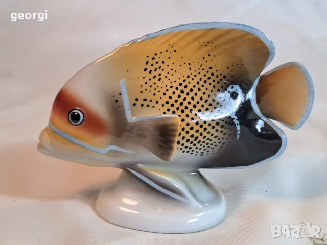 унгарска порцеланова фигура риба Hollohaza 
