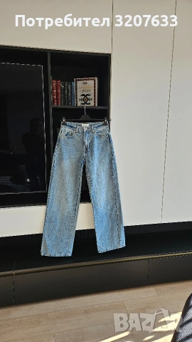 Дамски спортно-елегантени дънки с камъчета на марката "Stradivarius", снимка 4 - Дънки - 53183704