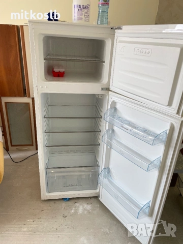 Хладилник със фризер , снимка 2 - Хладилници - 53683662