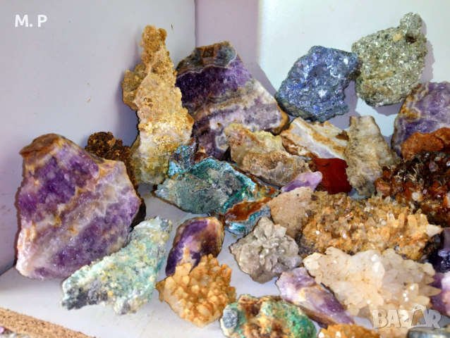 лот колекция минерали от България друза Кварц аметист кристали яспис галенит азурит ахат халцедон , снимка 2 - Колекции - 44986418