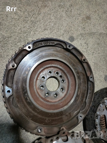 Комплект съединител с Твърд маховик пежо ситроен , снимка 4 - Части - 53611013