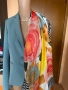 Голям копринен шал с флорални мотиви, снимка 3