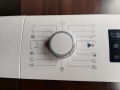 преден панел с дисплей и избирача на програмите за пералня Whirlpool 6 sense FWG 71484w, снимка 3