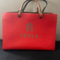 Червена чанта Furla, снимка 8 - Чанти - 45528097
