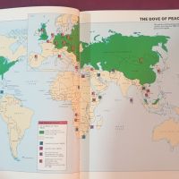 Световен атлас - война и мир по света / An International Atlas - The New State of War and Peace, снимка 4 - Енциклопедии, справочници - 45080680