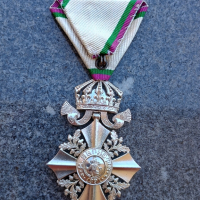 Орден за гражданска заслуга 6та степен, снимка 4 - Колекции - 45021338