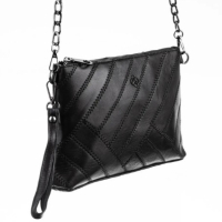Модерна дамска чанта от ест. к. в елегантен дизайн с метлна дръжка за рамо тип синджир 32/20см , снимка 3 - Чанти - 44995709