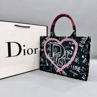 Дамска чанта Christian Dior, снимка 4 - Чанти - 45248528