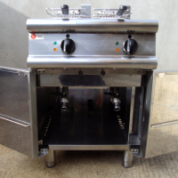 Професионален, италиански, електрически, двоен фритюрник на база BARON, снимка 4 - Обзавеждане на кухня - 44975917