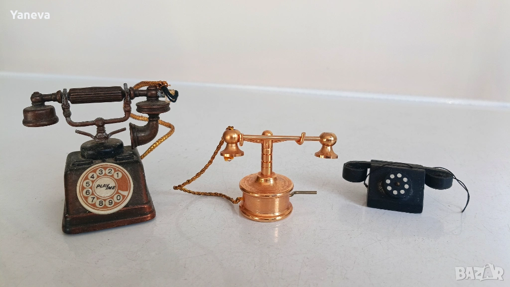 Vintage телефони , колекционерски миниатюрни фигурки. , снимка 1