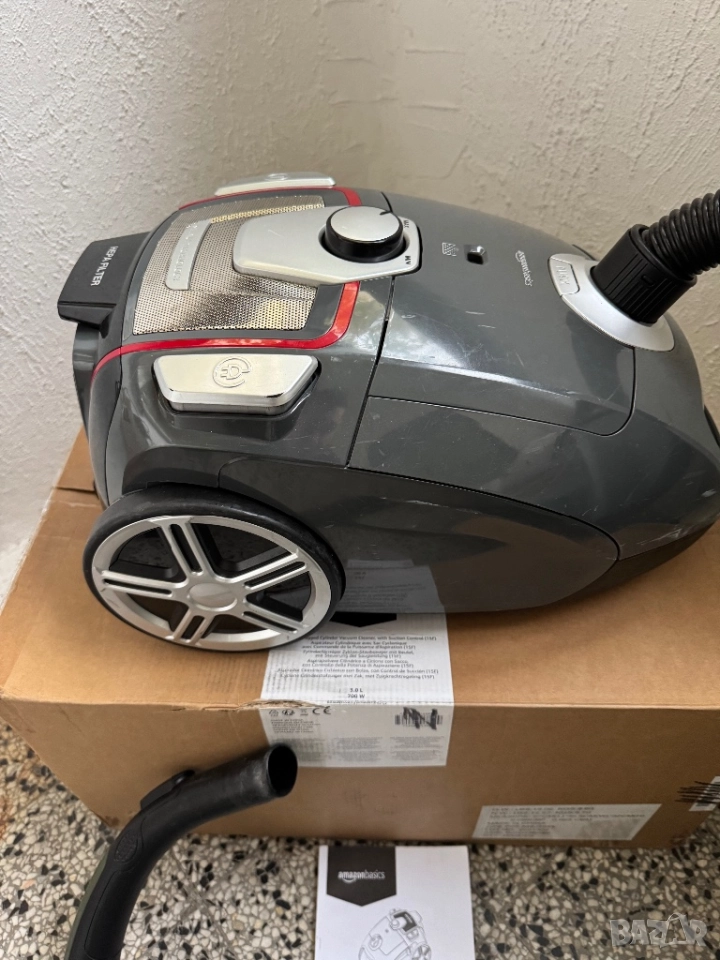 Прахосмукачка с Торба AmazonBasics B07D43B982 700W, с HEPA Филтър!, снимка 1