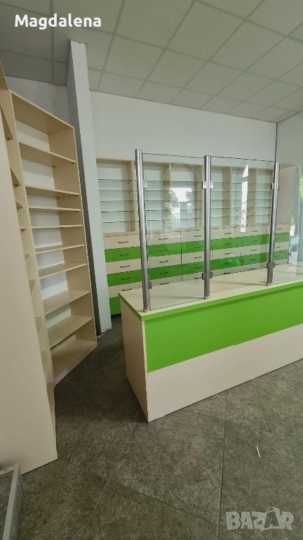 Мебели за пълно обзавеждане на аптека, снимка 1