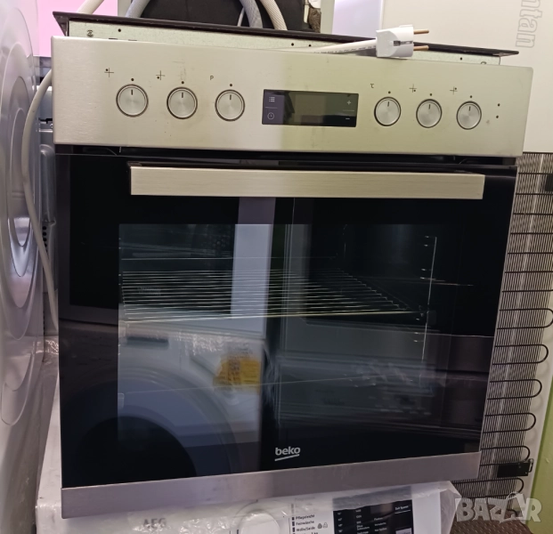 Печка за вграждане с керамичен плот  BEKO, снимка 1