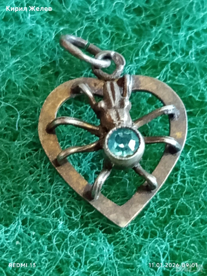 Винтидж сребърен медальон Love Bug Любовно буболече с Топаз много красив стилен дизайн 52579, снимка 1