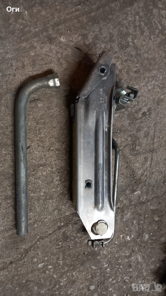 Оригинален крик и ключ за гуми от Ауди 8L0 011 031 A, снимка 1