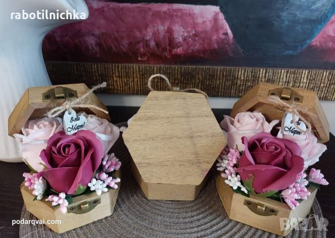 Дървена кутия със сапунени рози в розови нюанси, снимка 1