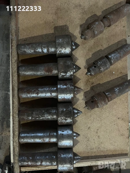 Продавам металорежещи инструменти, въртящи центри и зъбни колела за стругове и фрези, снимка 1