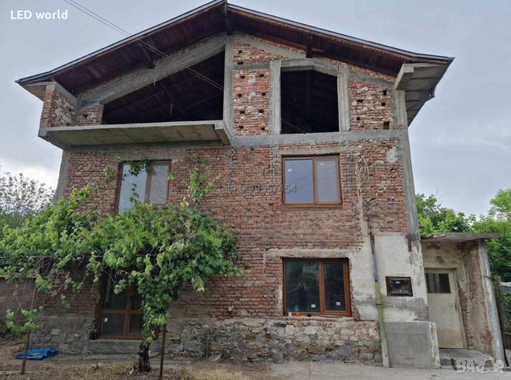 Продавам двуетажна къща в кв. Марийно Димитровград, снимка 1