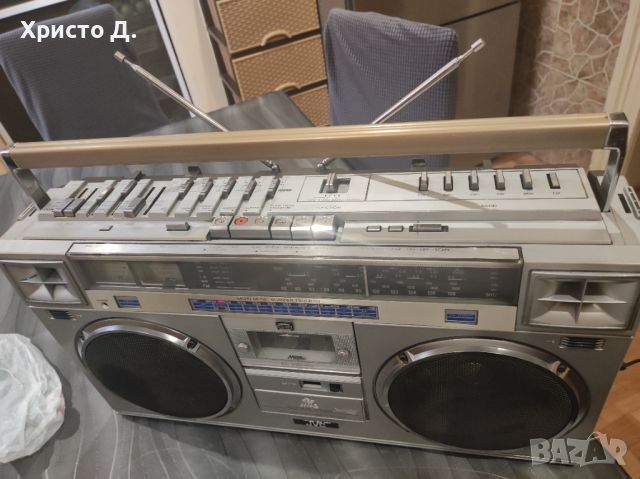 JVC M70, снимка 4 - Радиокасетофони, транзистори - 46199897