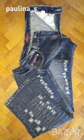 Два различни броя / Дизайнерски дънки "Dolce & Gabbana" / 40EU / 30 - 31, снимка 17 - Дънки - 29633512