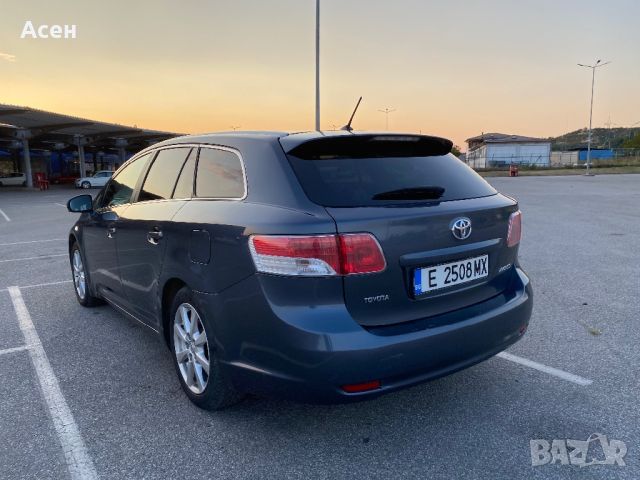 Toyota Avensis 2.2 D4D, снимка 2 - Автомобили и джипове - 45694703