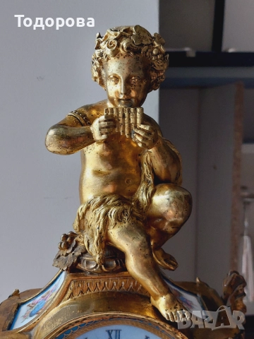 Много рядък Каминен бронзов часовник-Франция 19 век ,позлата, порцелан, 4 200 €, снимка 14 - Стенни часовници - 52310498