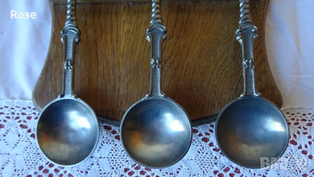 Винтидж калаени лъжици  Zinn Germany върху дървена поставка., снимка 3 - Антикварни и старинни предмети - 47284990