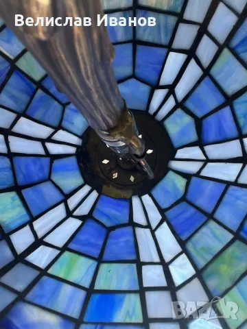 Приказна витражна лампа Tiffany.С маркировка. Отлично състояние. Работеща., снимка 7 - Настолни лампи - 50026083