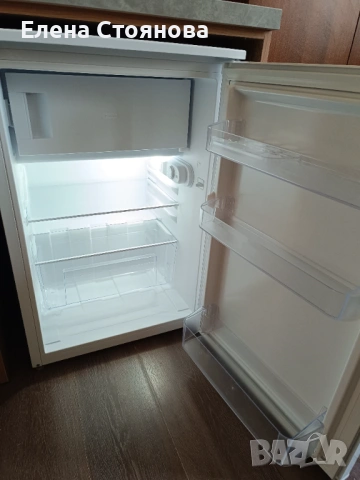 Мини хладилник, почти неизползван, компактен, снимка 2 - Хладилници - 53705114