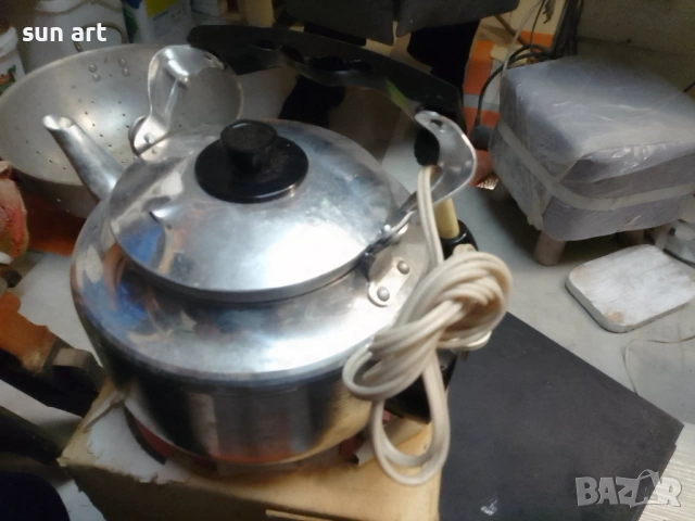 електрически чайник, снимка 3 - Антикварни и старинни предмети - 53012958