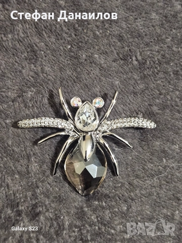 Луксозна Брошка 