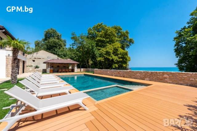 Hope I Suite / Balkida Residence / Pool