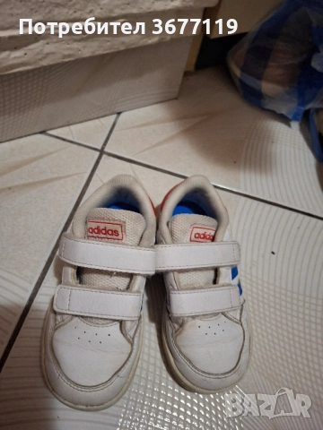 Детски маратонки adidas, снимка 4 - Детски маратонки - 52223196
