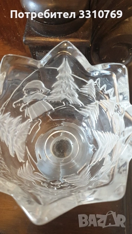 Прекрасна френска стъклена ваза с релефна декорация на Rene Lalique., снимка 3 - Декорация за дома - 53830653