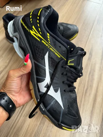 Оригинални маратонки Mizuno Wave Lightning SR Touch! 43 н, снимка 2 - Маратонки - 47208835