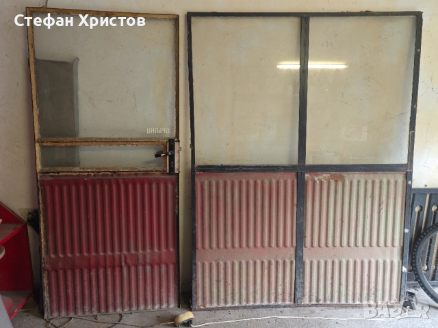 метални врата и преграда със стъкла