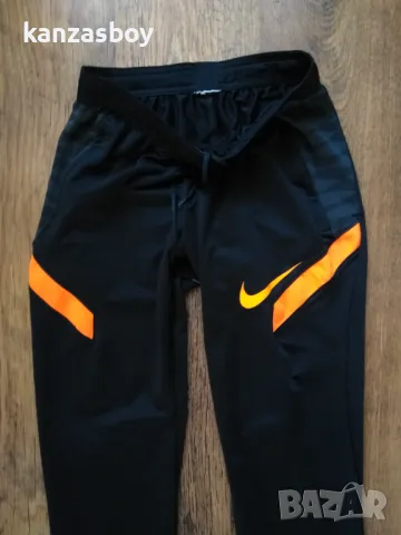 nike - страхотно мъжко долнище S , снимка 2 - Спортни дрехи, екипи - 48002937