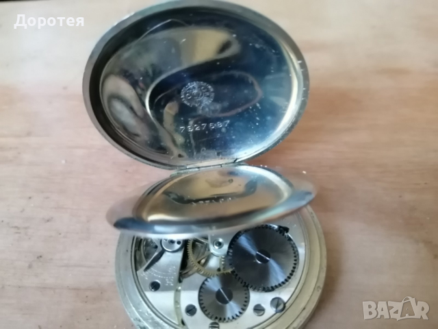 Стар джобен часовник Omega, снимка 2 - Антикварни и старинни предмети - 45040012