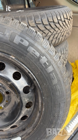 Зимни гуми Петлас 185-65-14 + джанти , снимка 3 - Гуми и джанти - 52140322