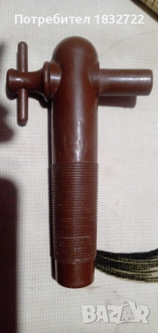 Продавам пластмасови канелки за големи и по-малки бурета с коносовидна резба