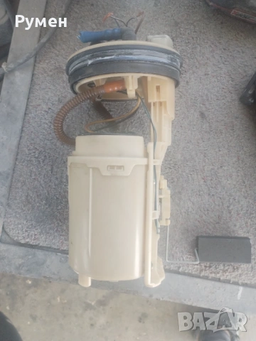 Бензинова помпа голф 4-1.4-16v, снимка 2 - Части - 54115116