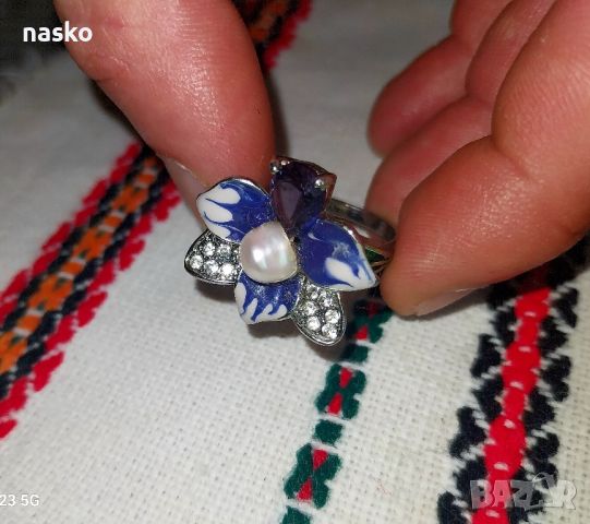 Дамски пръстен флорални елементи с перла, снимка 1 - Антикварни и старинни предмети - 46486971